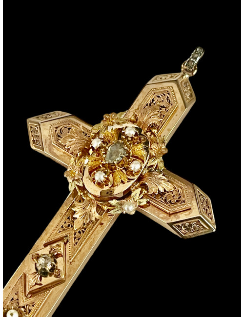 Important croix en or d'époque Napoléon III
