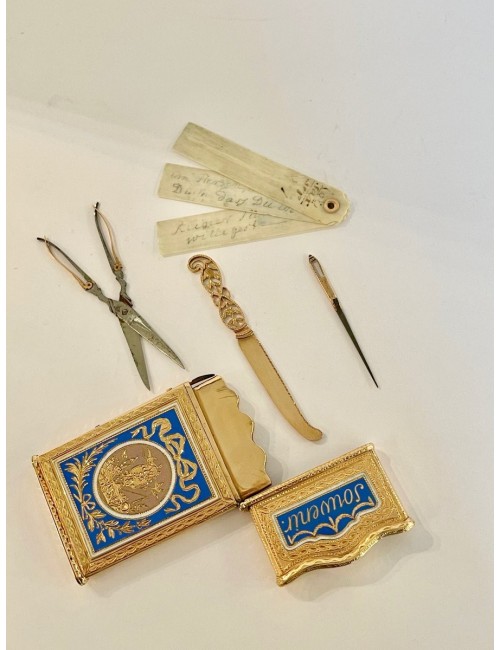 Gold and enamel kit 18th century