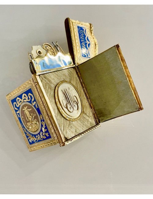 Gold and enamel kit 18th century