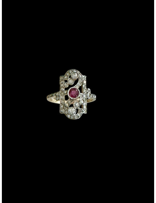 Bague belle époque en or, platine, rubis et diamants