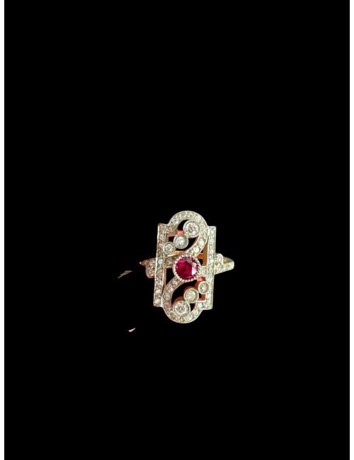 Bague belle époque en or, platine, rubis et diamants