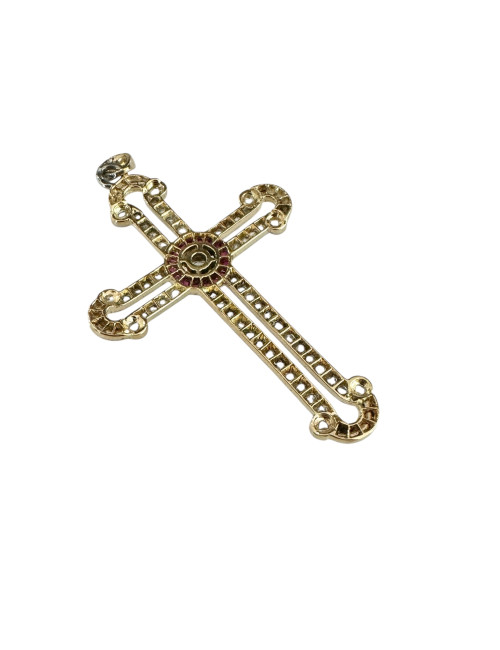 Croix en or et platine, diamants et rubis