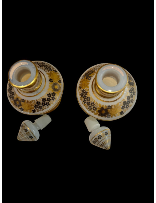 Paire de flacons en opaline à décor Desvignes