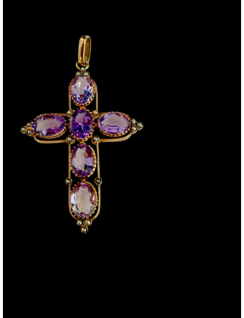 Pendentif croix en or et améthystes