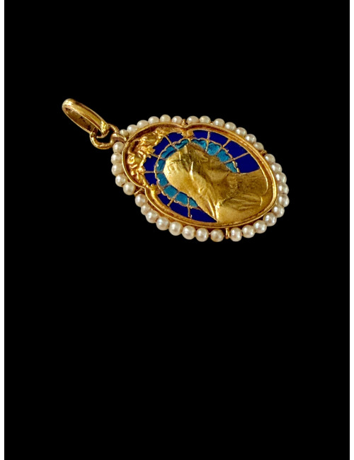 Médaille religieuse en or, émail et perles fines