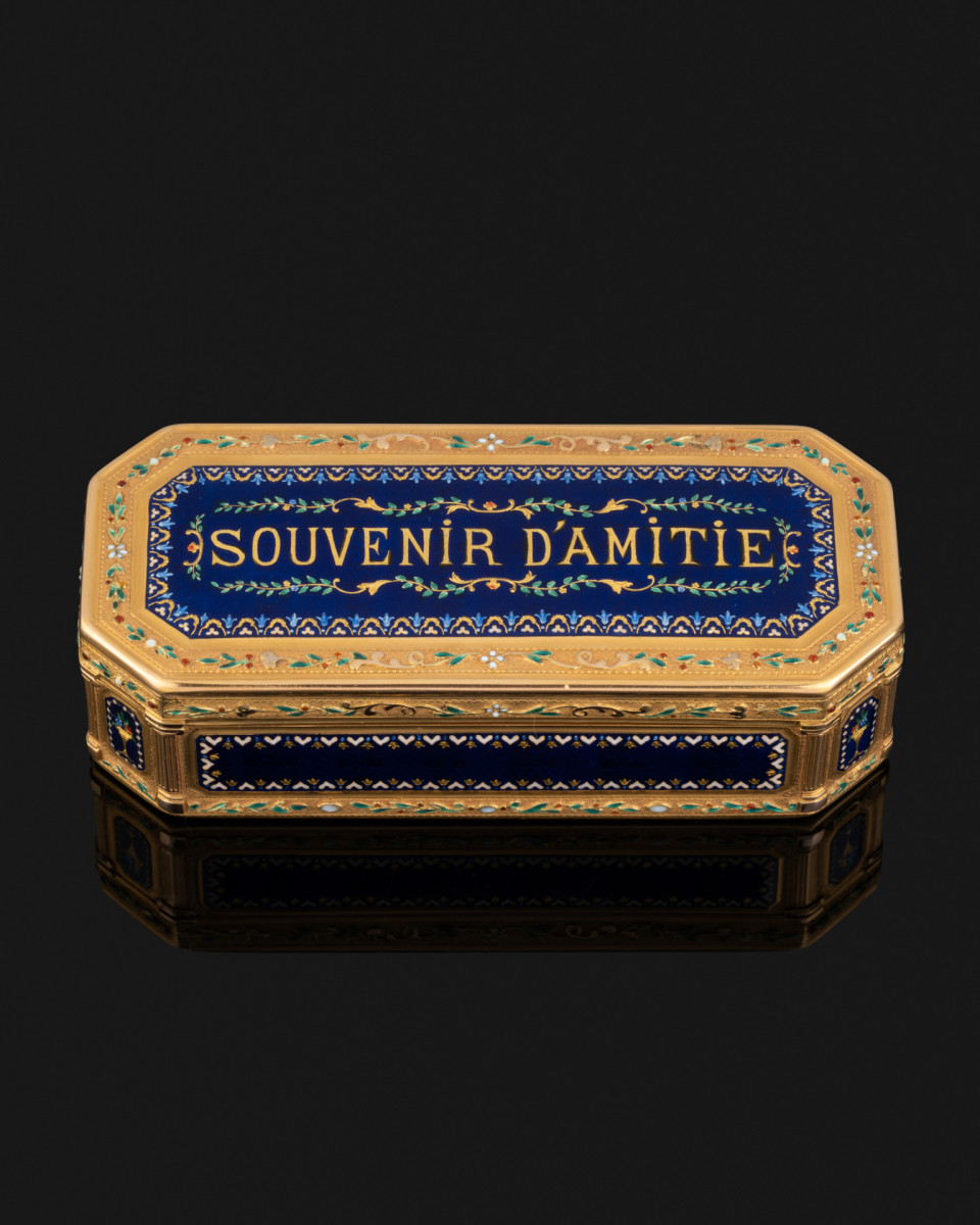 Tabatière en or et émail de la fin du XVIIIème siècle