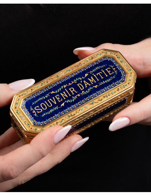 Tabatière en or et émail de la fin du XVIIIème siècle