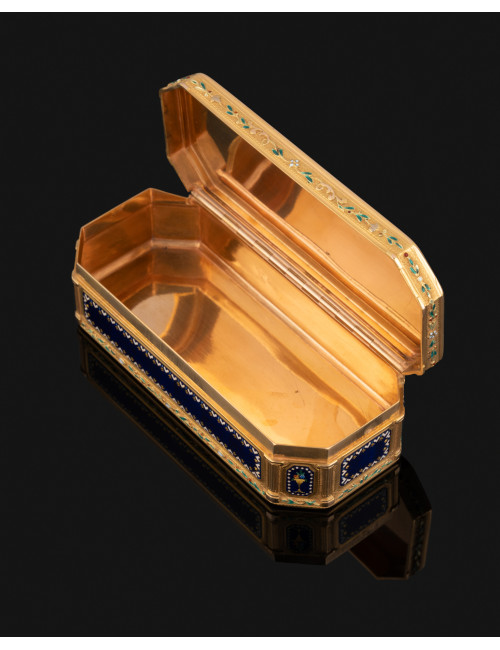 Tabatière en or et émail de la fin du XVIIIème siècle