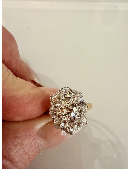 Bague Pompadour en or et diamants
