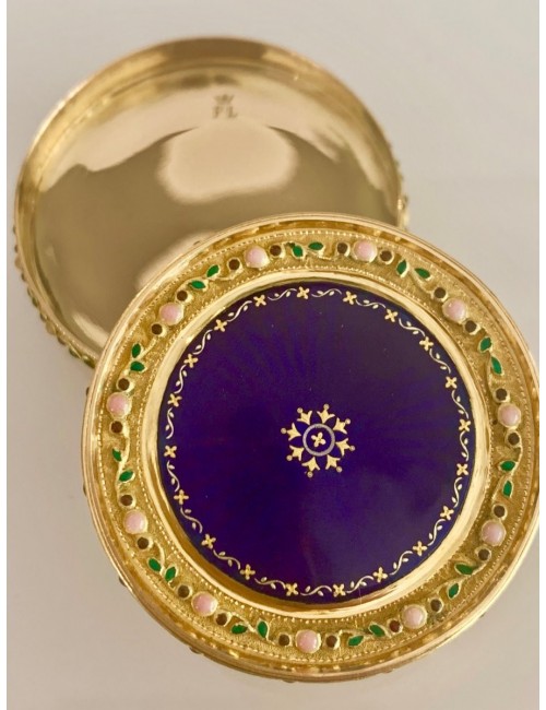 Round box in Gold and Enamel