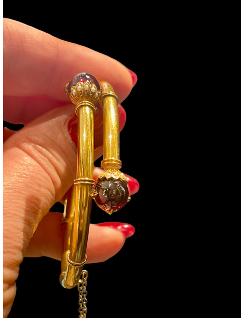 Bracelet jonc ouvrant en or et grenats Napoléon III